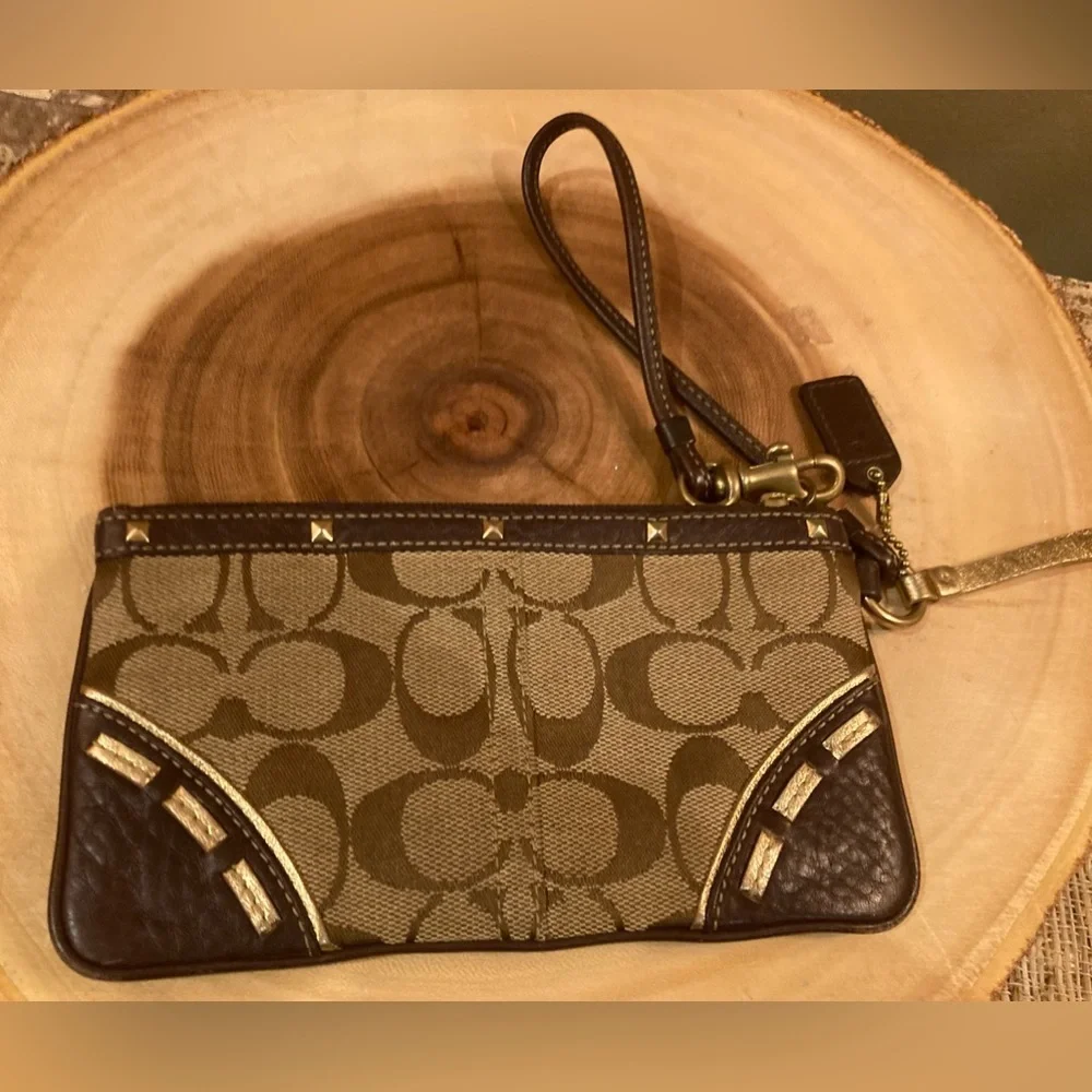￼Coach Metallic‎ Gold & Studded Brown ￼leather ￼Signature Wristlet Wallet￼ Rare